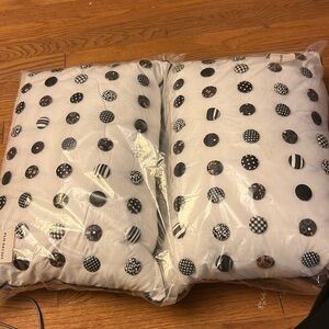 TWO NEW 100%TAGGED COTTON BUTTON PILLOWS !